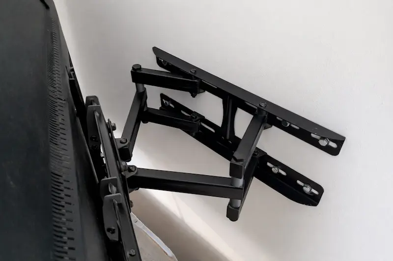 Montaje de soporte de TV en pared en Gijón